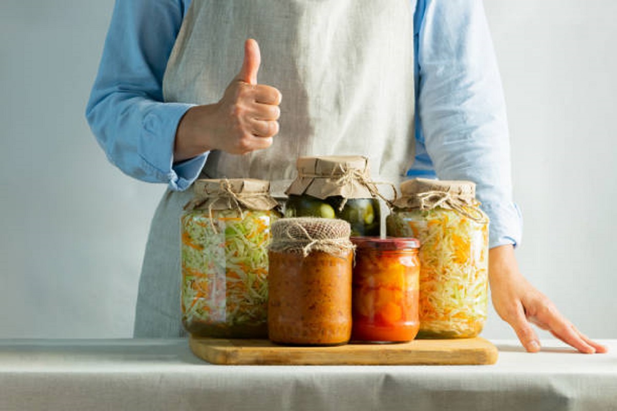 probiotics-vs-homemade-fermented-foods